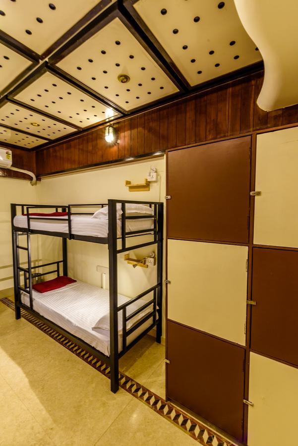 Basti - A Backpackers Hostel Bombaj Exteriér fotografie