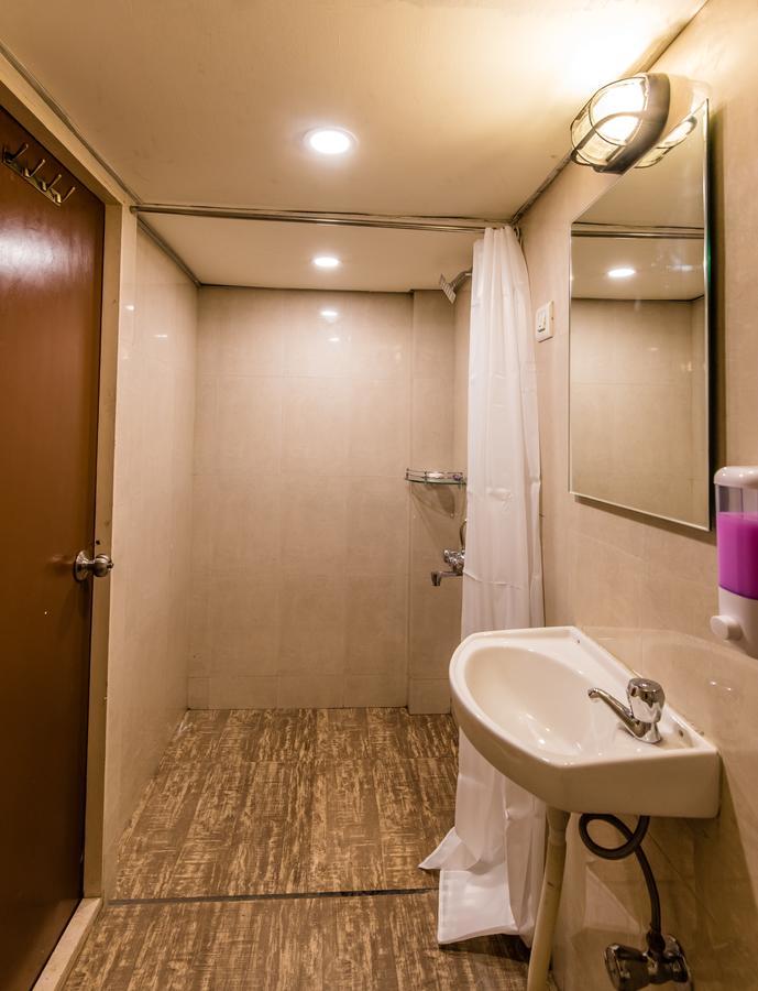 Basti - A Backpackers Hostel Bombaj Exteriér fotografie